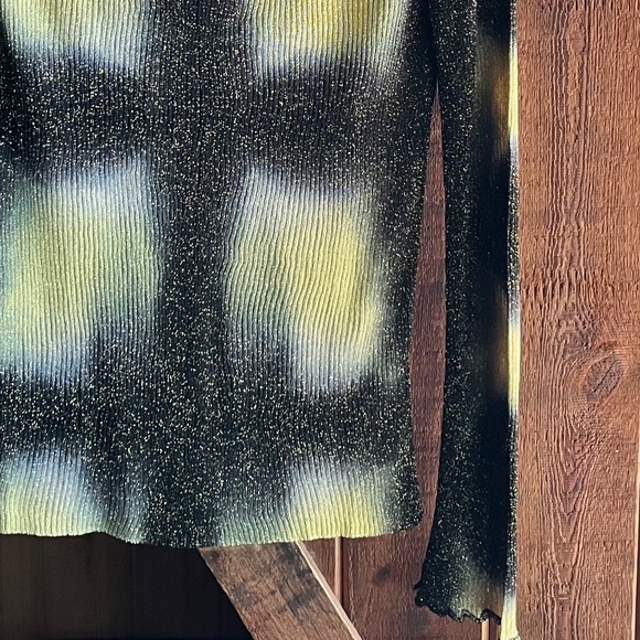 Shine Ruffle Mock-Neck Sweater | Happy Sheep - Picture 3 of 4